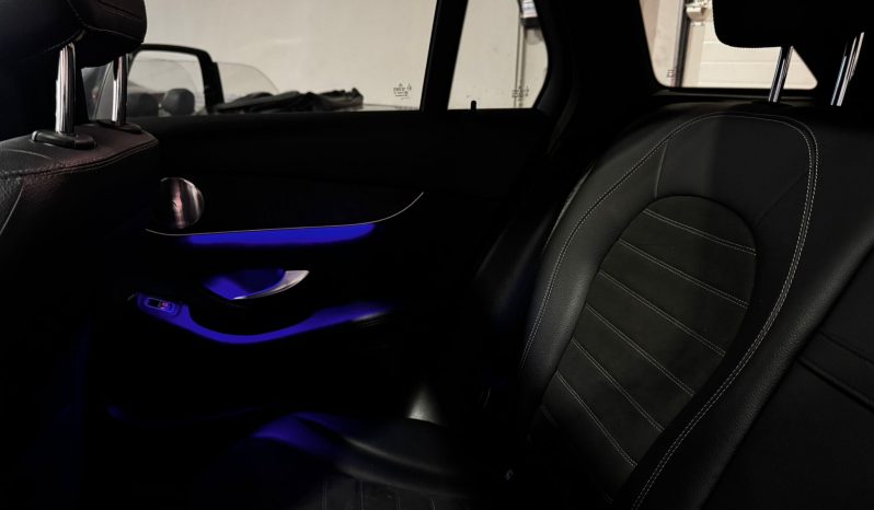 
								MERCEDES GLC 300 D 4MATIC full									