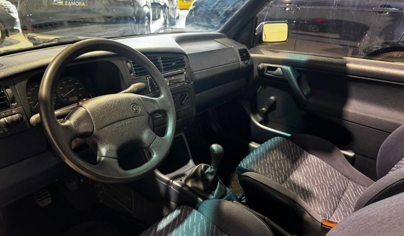 
								VOLKSWAGEN GOLF CABRIOLET 1.8 AVANTGARDE full									