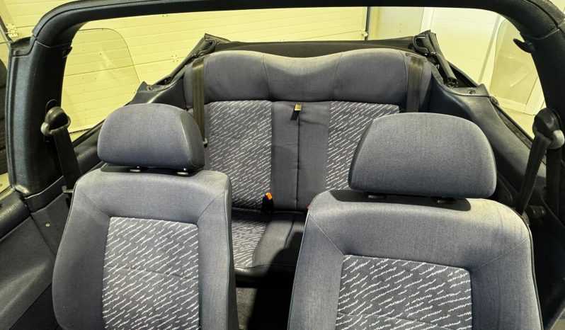 
								VOLKSWAGEN GOLF CABRIOLET 1.8 AVANTGARDE full									