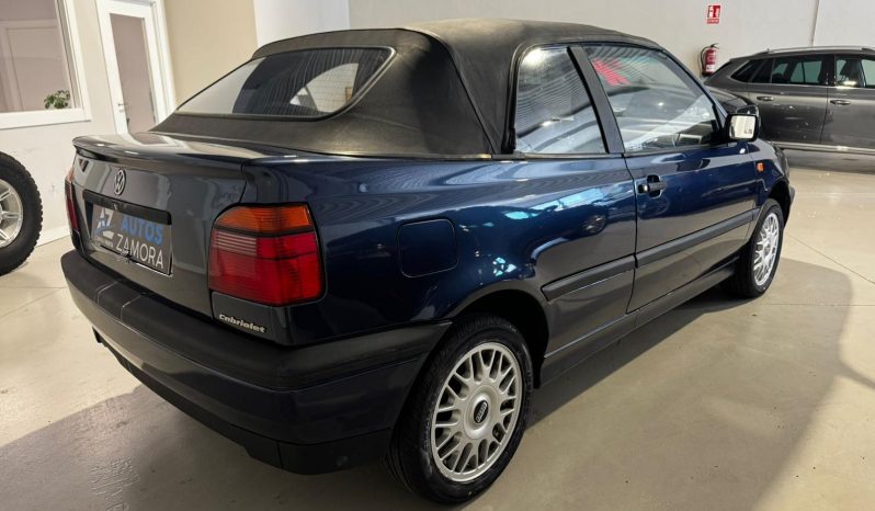 
								VOLKSWAGEN GOLF CABRIOLET 1.8 AVANTGARDE full									
