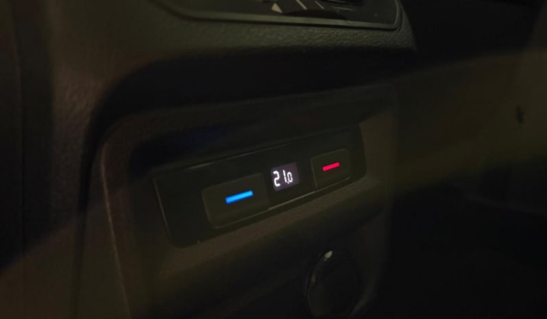 
								VOLKSWAGEN TIGUAN LIFE TDI full									