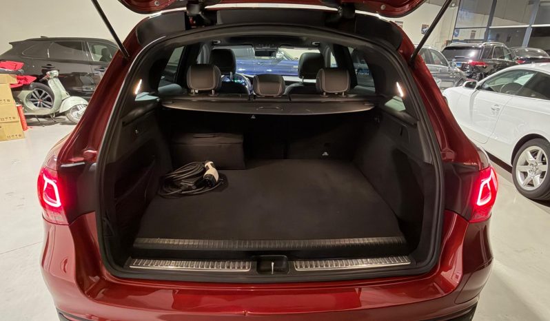 
								MERCEDES GLC 300 D 4MATIC full									