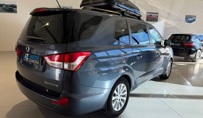 
								SSANGYONG RODIUS XDI 2.0 LIMITED full									