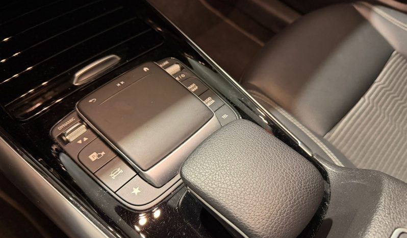 
								MERCEDES GLA 250 E full									