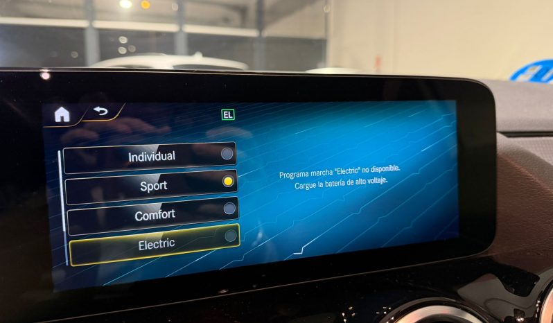 
								MERCEDES GLA 250 E full									