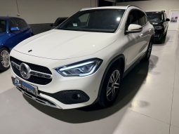 MERCEDES GLA 250 E